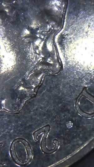 2014-Ten-Pence-Error-Queen's-Necklace