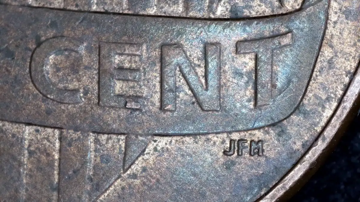 2015-Penny-Die-Chip-On-Obverse-And--Reverse