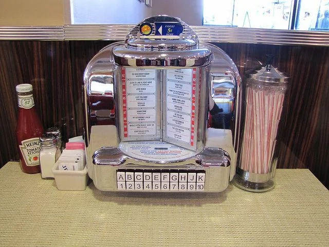Old-Timey-Coin-Retail-Display-Case-At-Sears