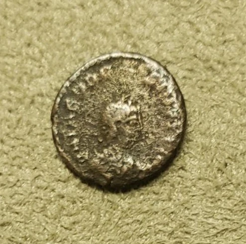 Need-Help-Identifying-This-Ancient-Nummus,-Follis,-Ae4?