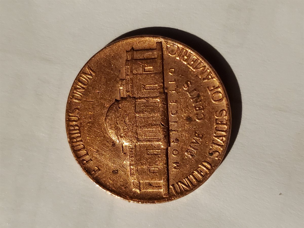 Need-Some-Help-Identifying-A-1976-Nickel,-Looks-Like-It-Is-Copper