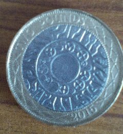 Fake-�2-Coins-Found-In-Change