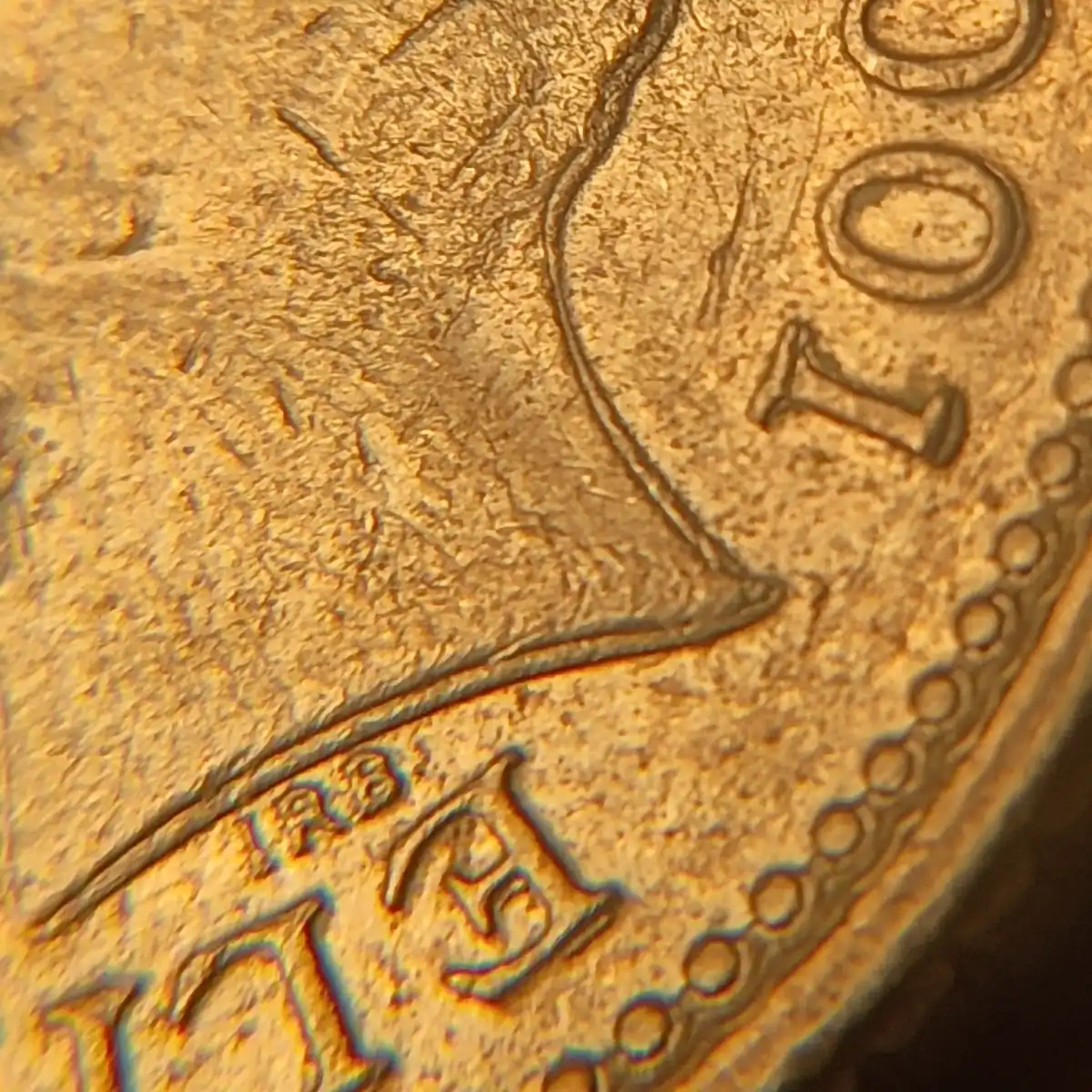 UK-2001-5-Pence-Coin-Dramatic-Deterioration-Doubling.