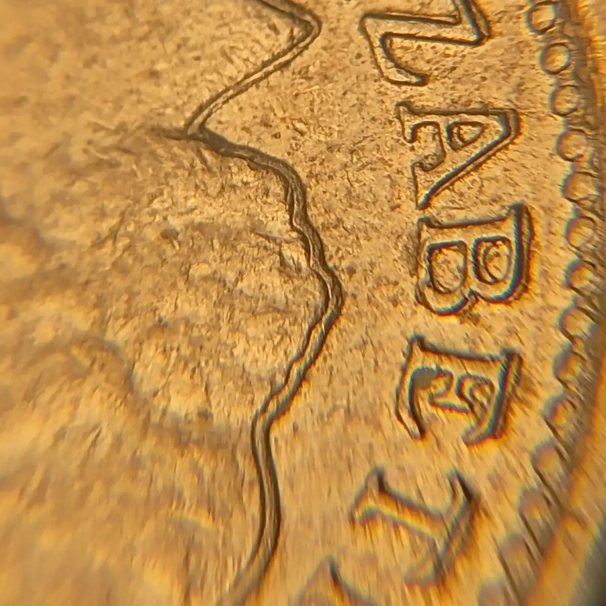 UK-2001-5-Pence-Coin-Dramatic-Deterioration-Doubling.