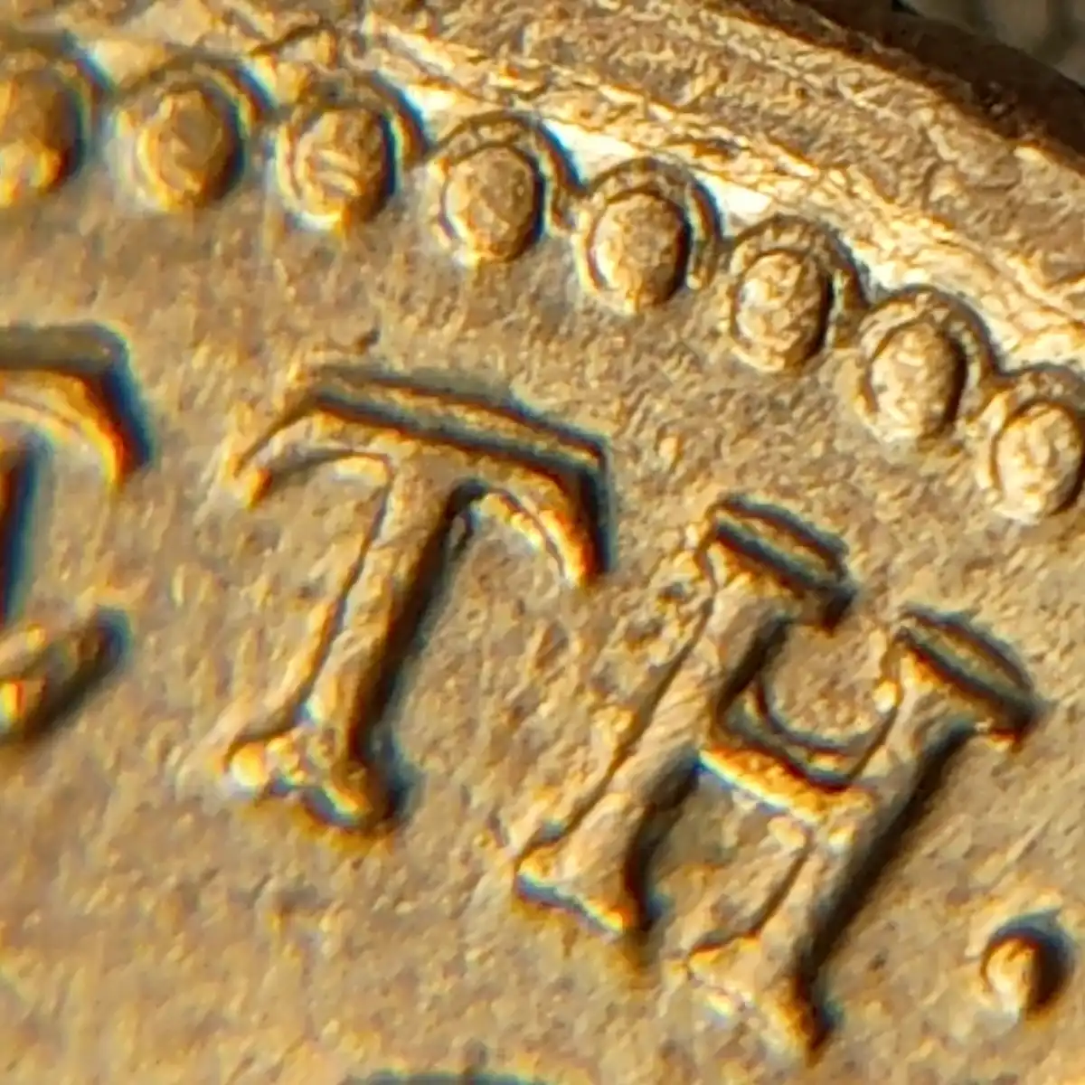 UK-2001-5-Pence-Coin-Dramatic-Deterioration-Doubling.