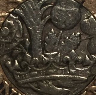 A-Couple-Of-GB-£1-Coins-With-Errors