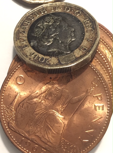 A-Couple-Of-GB-£1-Coins-With-Errors