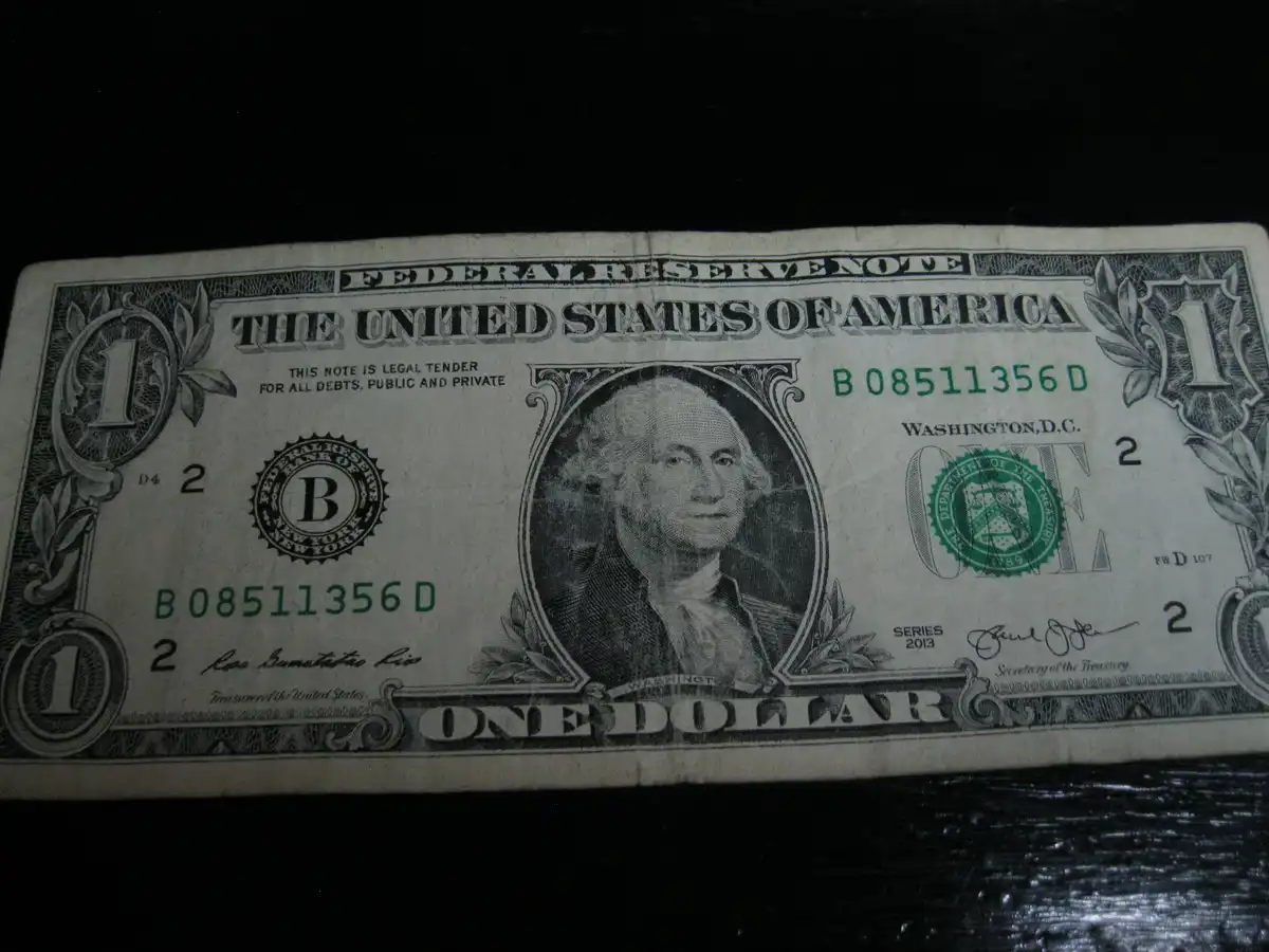 2013-One-Dollar-Bill-With-Serial-Number-In-The-Range-Of-Star-Notes,-But-Not-A-Star-Note