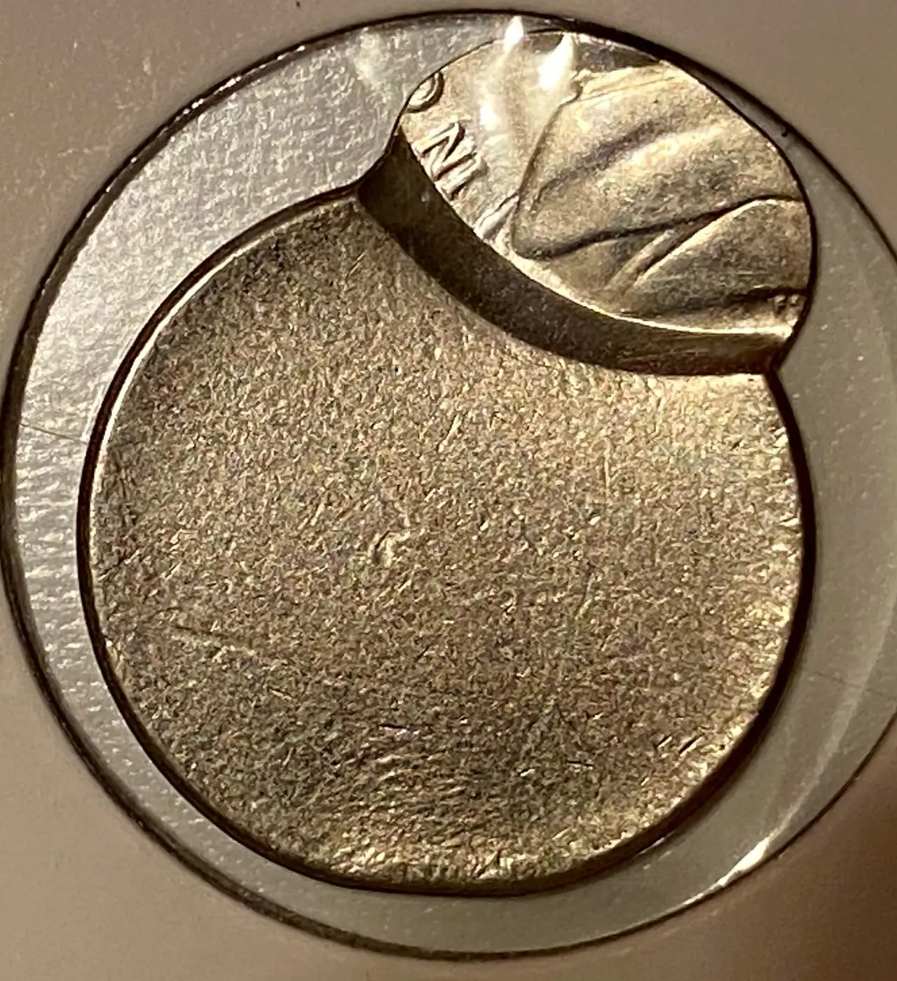 Undated-Off-Center-Nickel-With-Minor-Machine-Part-Impingement?