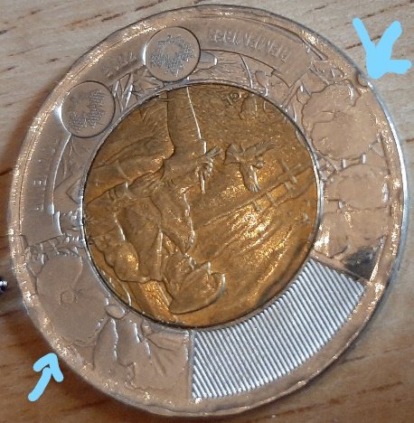 Possible-2015-Remembrance-Toonie-Error-Help?