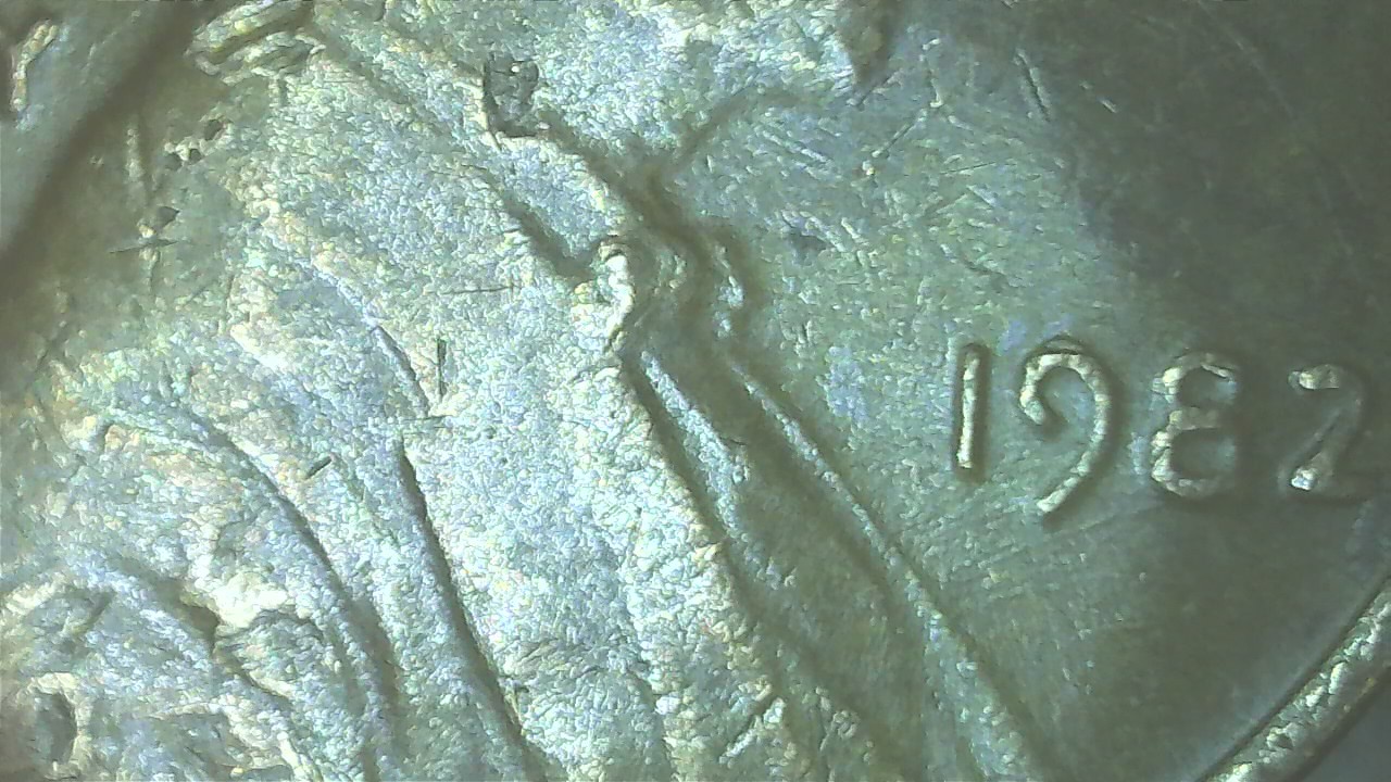 1982-Lrg.-Date-Copper-Lincoln-Cent-W/-Remnants