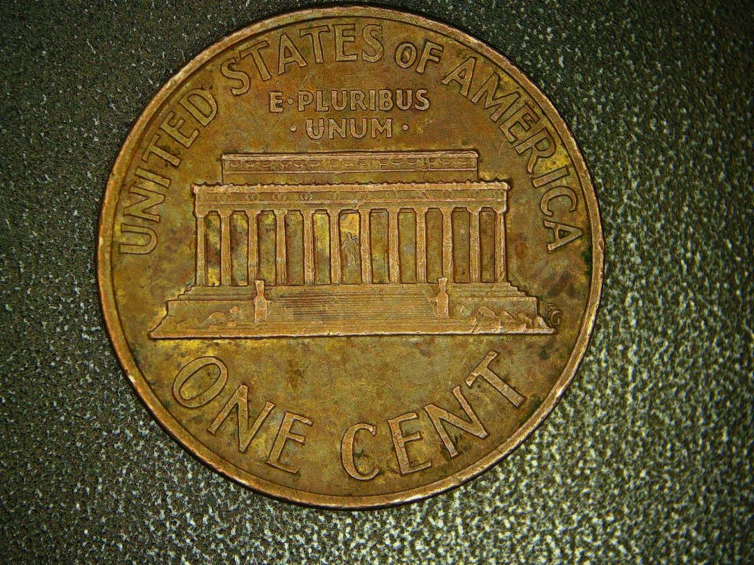 1974-D-Lincoln-Memorial-Penny-With-A-Thick-Date.-Is-This-Normal?