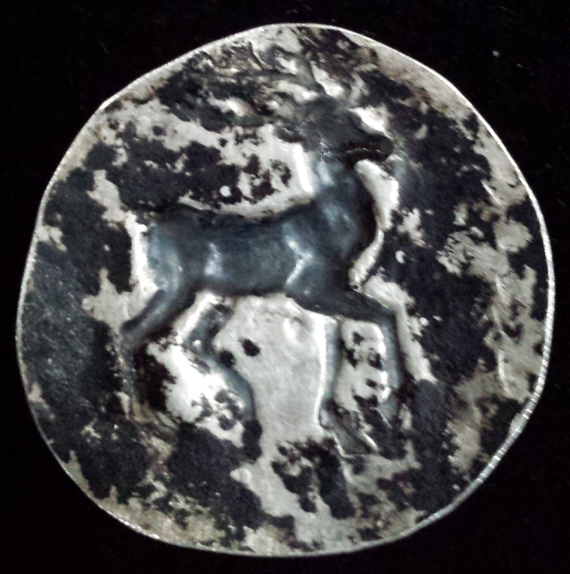 Strange-Uniface-Deer-Stag-Shell-Token-/-Charm