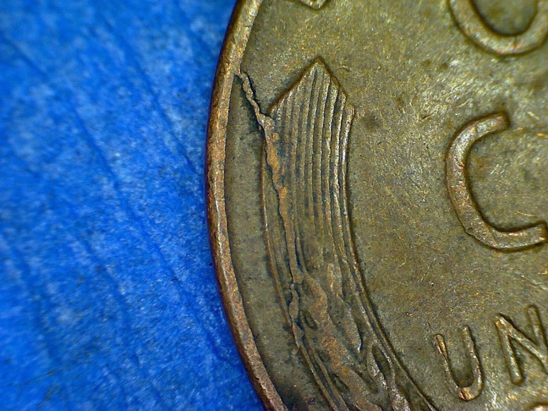 Is-This-A-Die-Crack-On-The-Reverse-Of-This-1953-S-Penny?