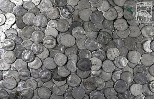 Denarius-Of-Trajan:-Real-Or-Counterfeit:?