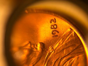 Can-Anyone-Help-Me-Identify-If-This-Is-A-1982-Lmc-Zinc-Large-Date-DDR