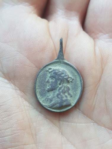 [repost]-Medal-With-Jesus-And-Maria
