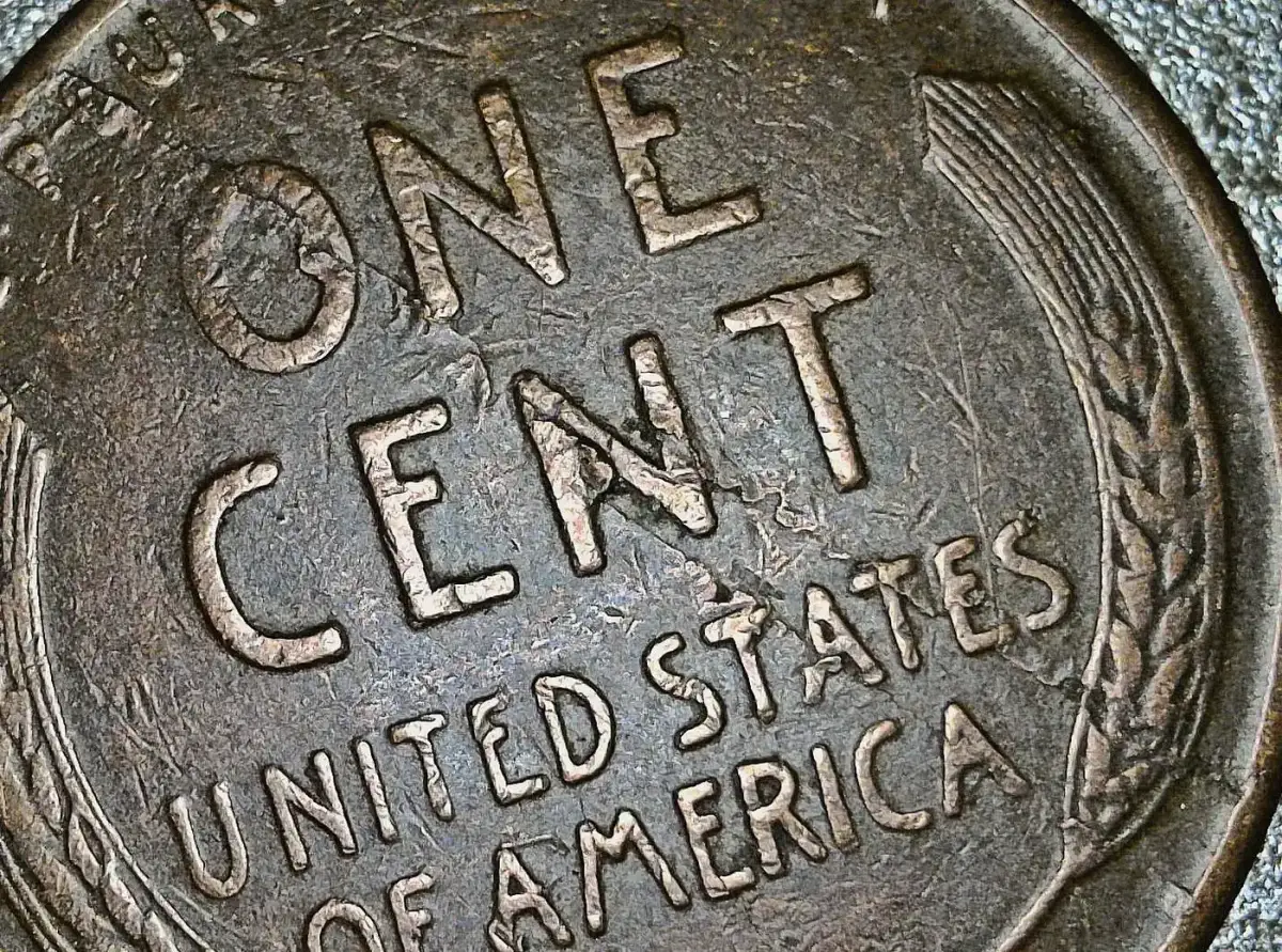 1949-D-Lincoln-Cent-With-A-Reverse-Lamination-Error