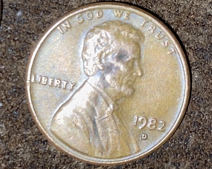 1982-Lincoln-Small--Date-Penny?