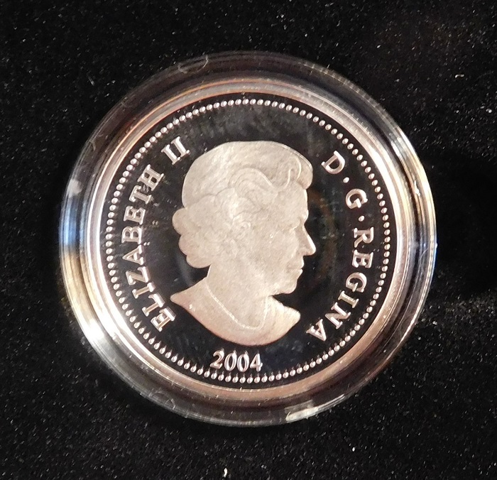 2004-Polar-Bear-Coin-And-Stamp-Set