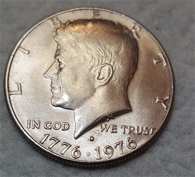 Bicentennial-D--Half-Dollar-With-Fades-Hall