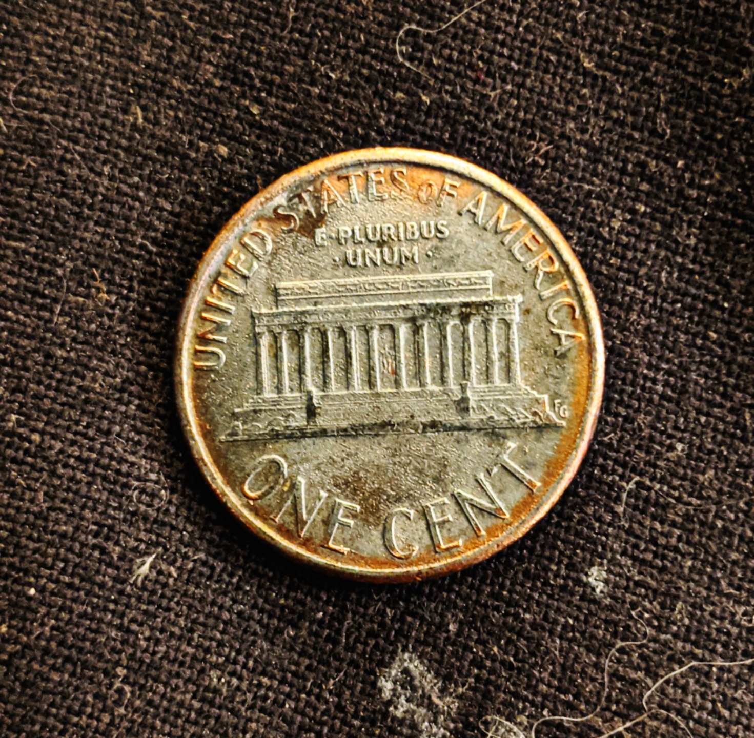 1987-D-Penny.-Has-The-Finish-Rubbed-Off-The-Zinc?