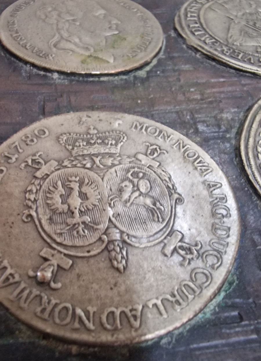 Think-These-Are-Real-Coins-On-The-Lid-Of-Box?-Help-Needed