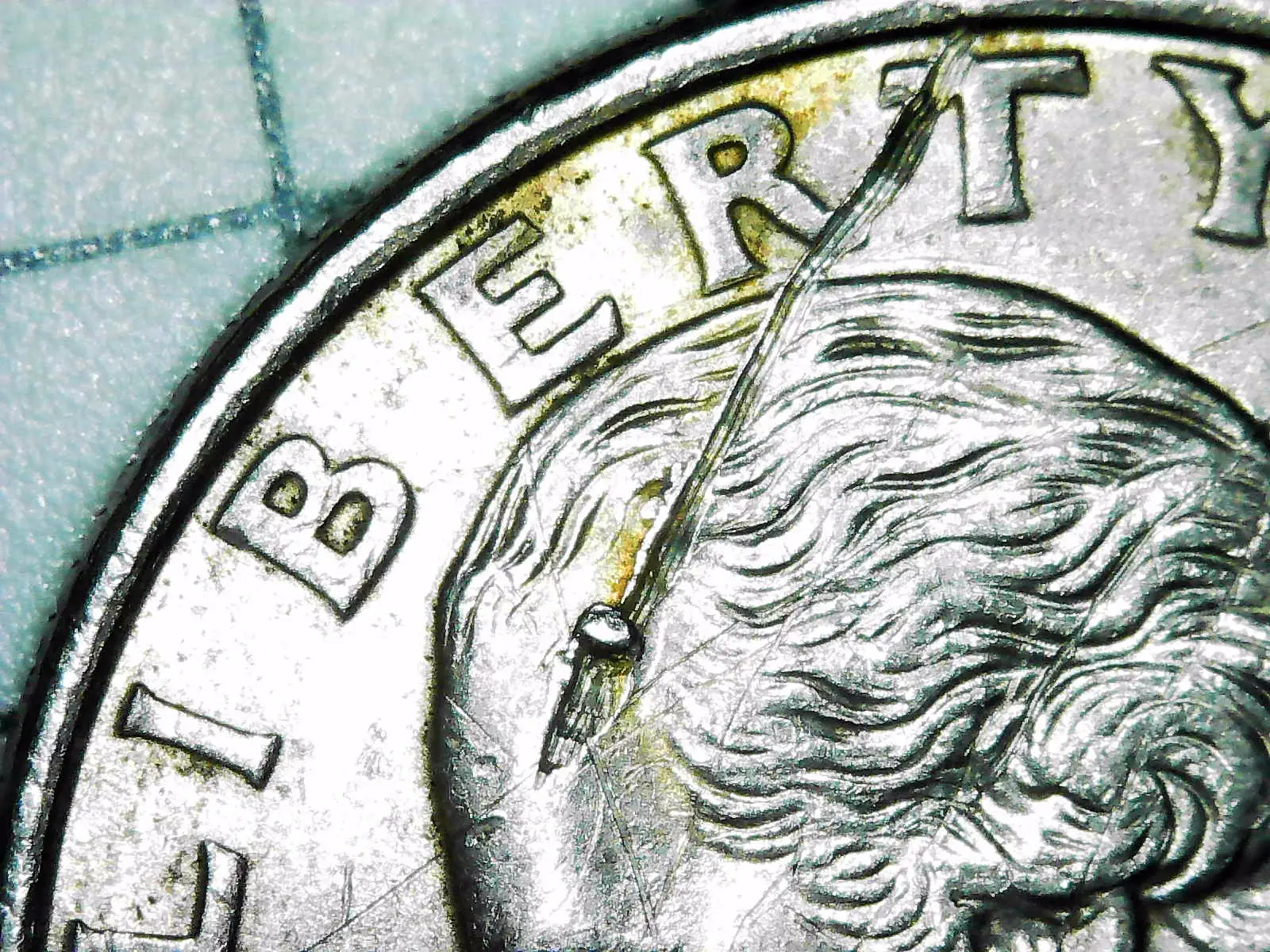 1998-P-Quarter-Possible-Staple,-Edge-Layer-Visible,-Die-Crack