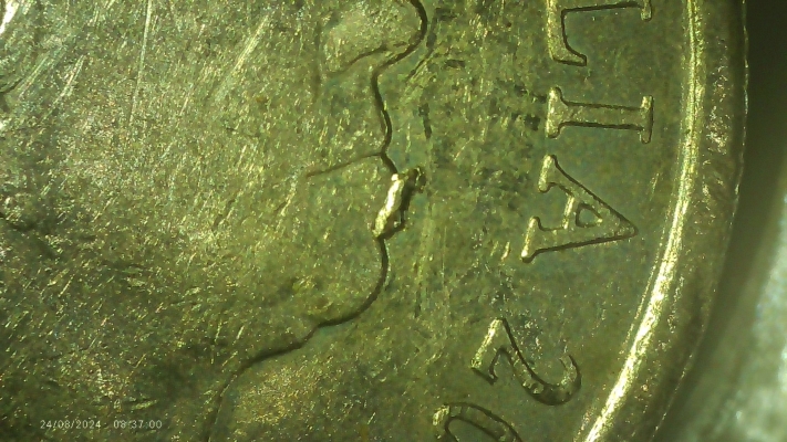 2009-5c-Cud-Lip-Queen