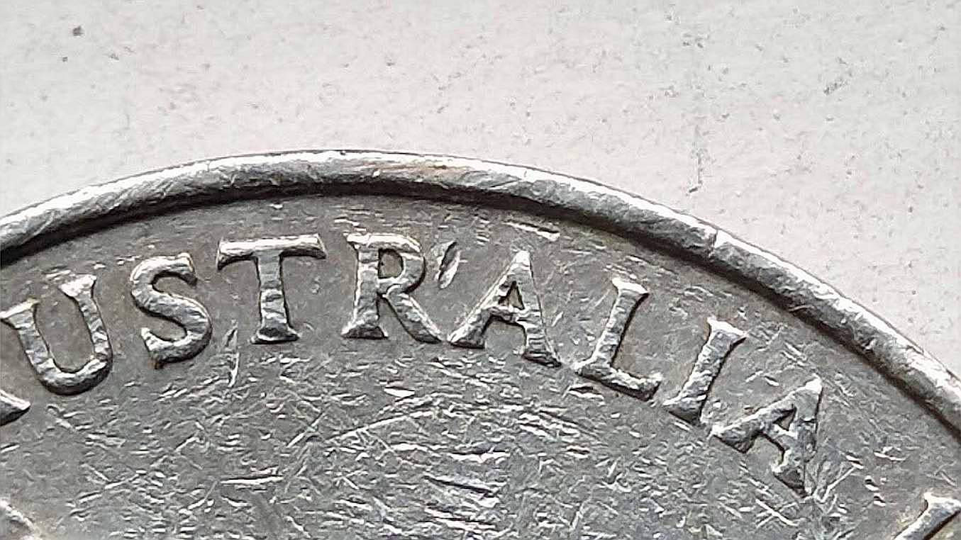 1981-20-Cents-Coin-With-Vertical-Dash-Between-R-&-A-Of-Australia