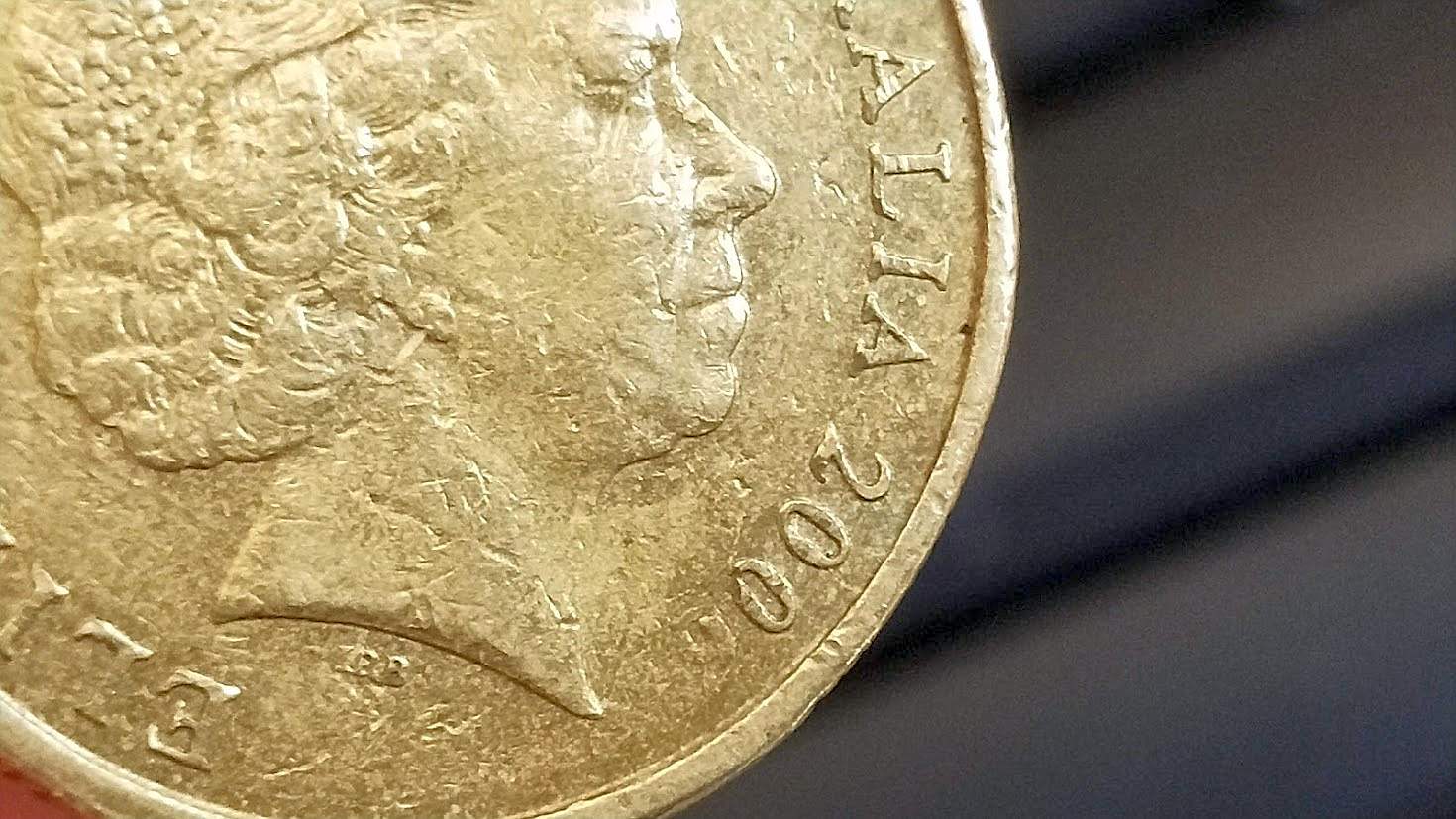 Australia-2006-$1-Mob-Of-Roos---Defective-'6'---