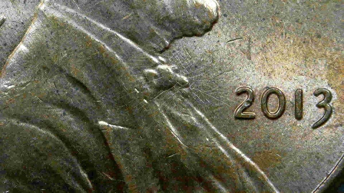2013-Cent----Central-Cracking-Of-Obverse-Die?