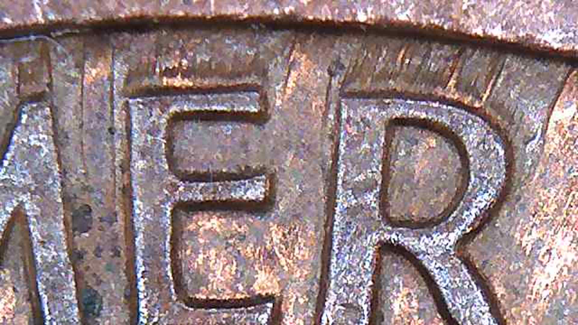 1992-D-Penny-With-Strange-Die-Error-Or-Damaged-By-Machine-At-Mint