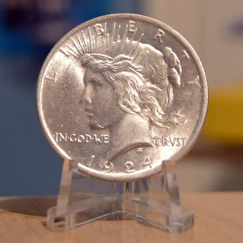 1924-Peace-Dollar-For-Grading-And-Opinions,-Raw-Uncirculated?