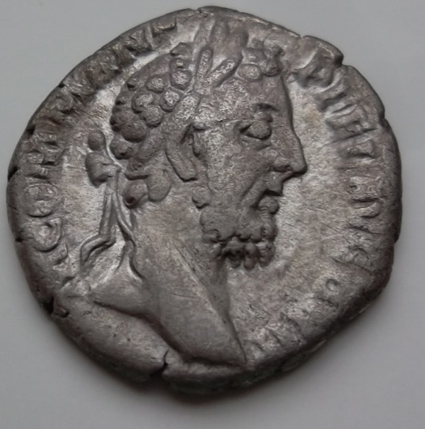 Very--Rare-Commodus--Denarius-From-The-Same-Dies-Ric180