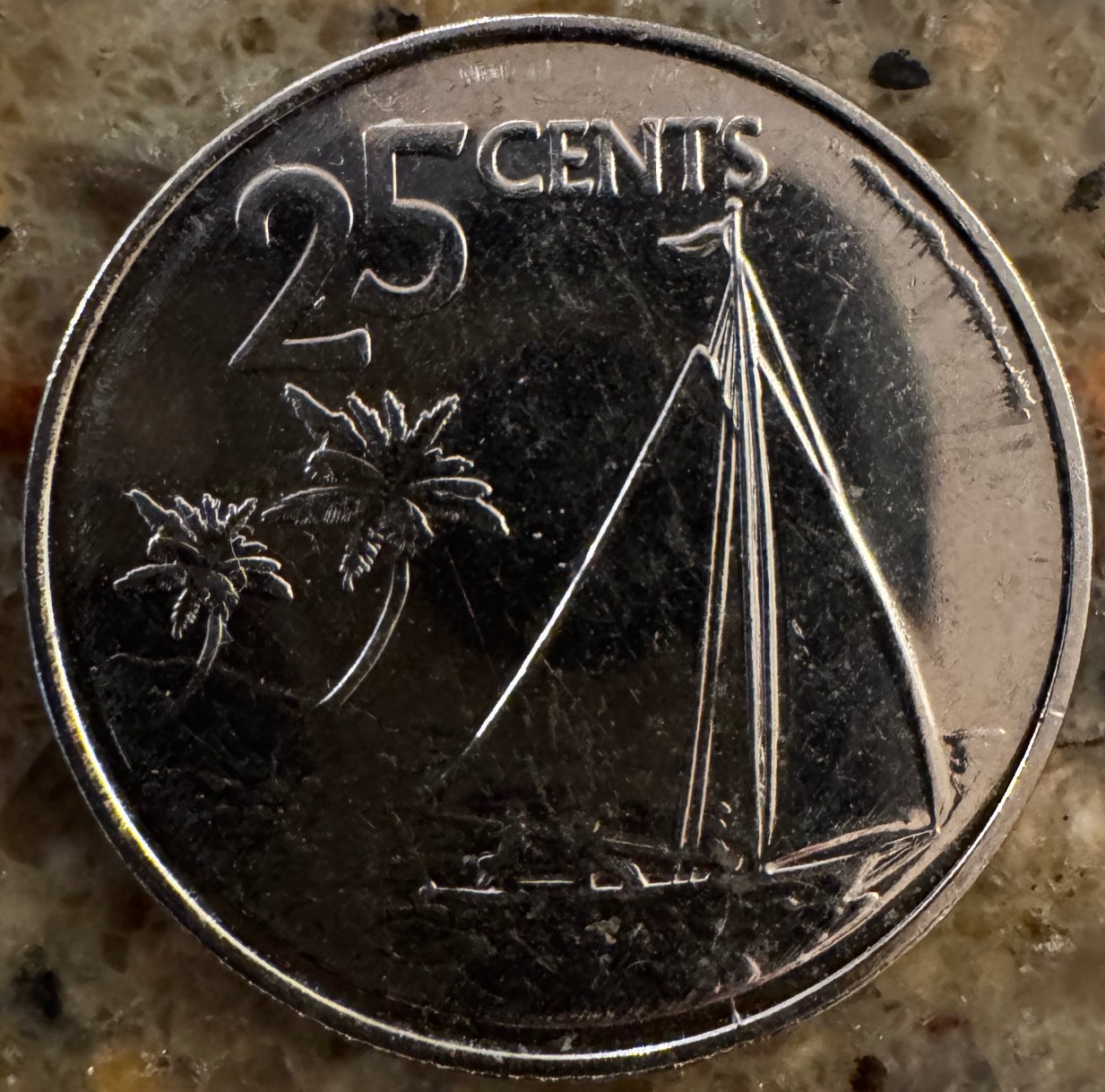 Bahamas-2015-Quarter-25cents---Line-Of-Rim-Metal