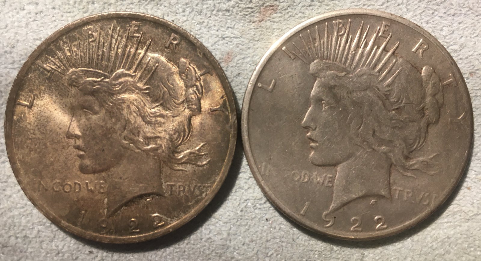 1922-Peace-Dollar->-Gold-Vs.-Silver-Tones