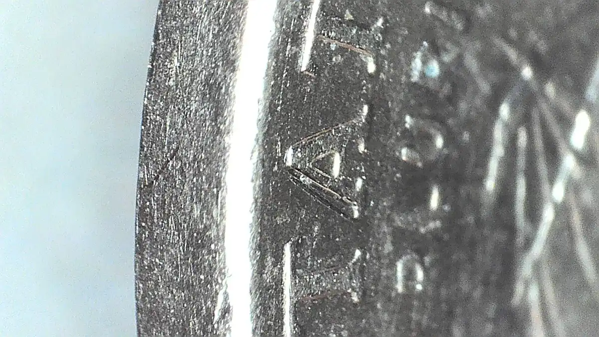 2004-D-Nickel,-A-Little-Fun-Going-On-With-This-One