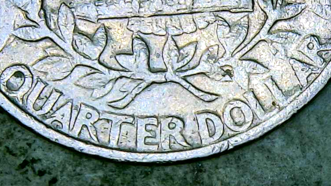 1967-Quarter-There-Is-A-Faint-Line-That-Is-Running-From-The-Tip-Of-The-Beak-Down-To-The-Shoulder