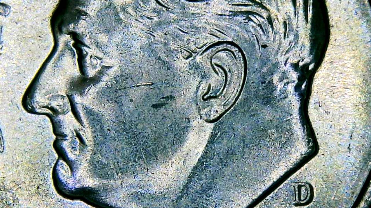 2021-D-Dime-Is-There-Something-In-His-Eye-Or-Is-That-The-Way-It-Is-Supposed-To-Be-That-Way