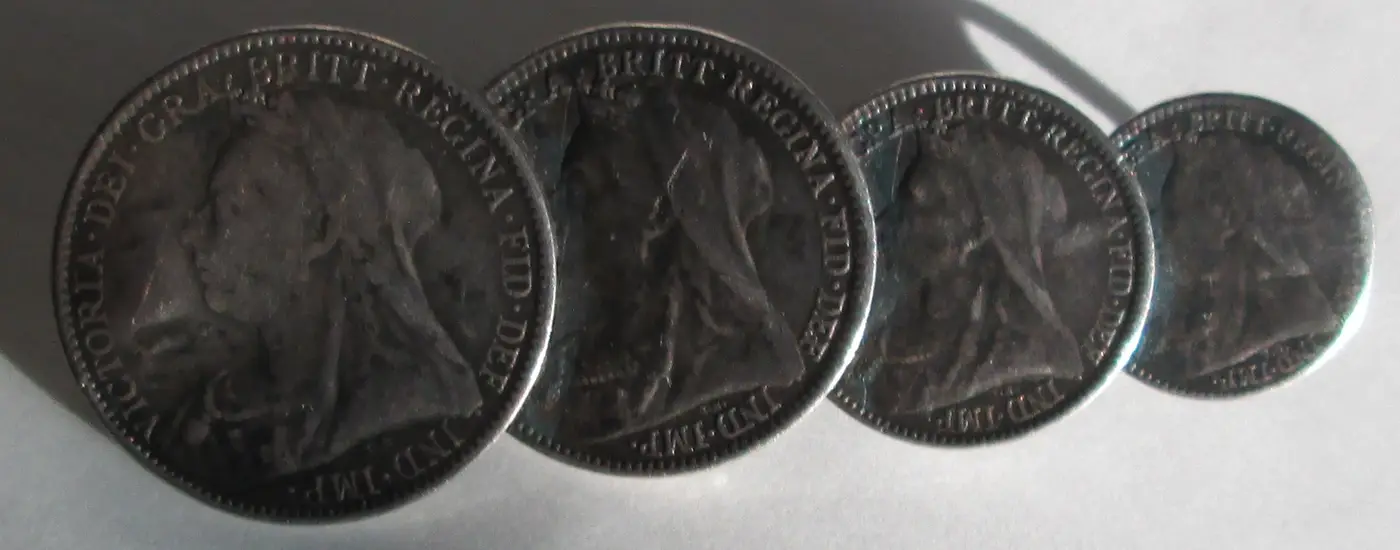 Bad-Jewelery-Made-From-Coins