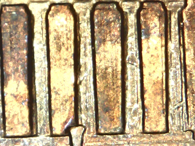 2005-D-LMC-DDR-Columns-In-Memorial