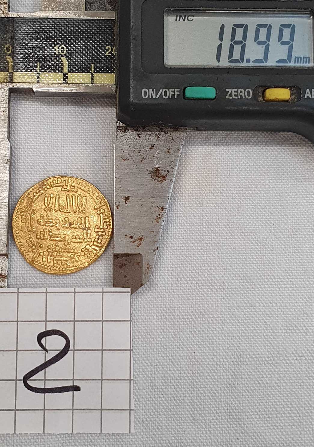 Identification-Islamic-Coin-N�2-Id:-Aghlabids,-Ziyadat-Allah-I,-816-837,-Av-Dinar