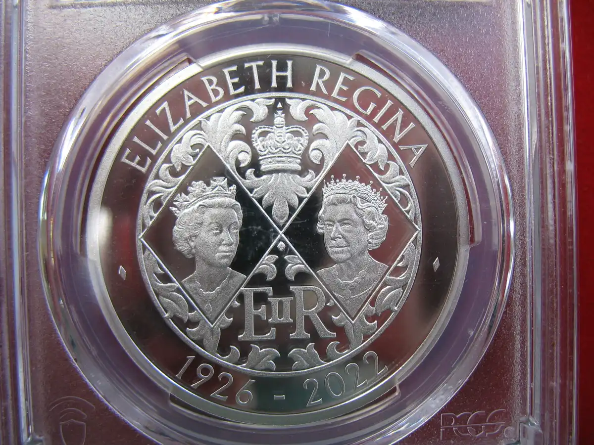 Queen-Elizabeth-II-Memorial-Thread