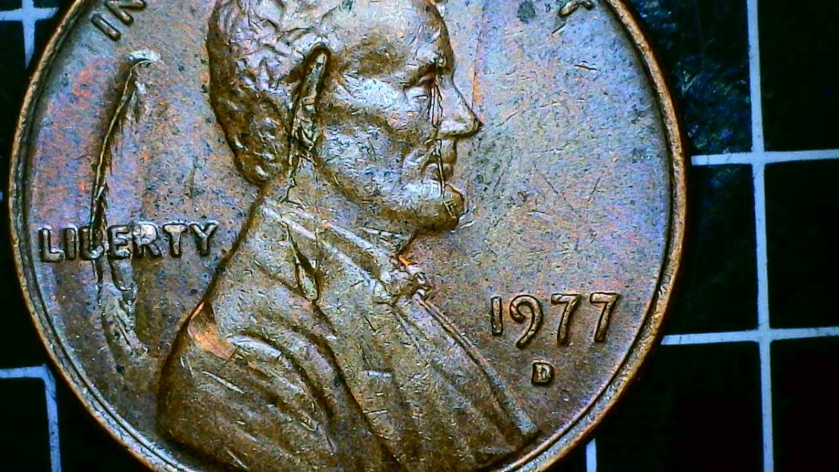 1977-D-Lincoln-Penny-Strike-Through-Or-Lamination-Error-Penny