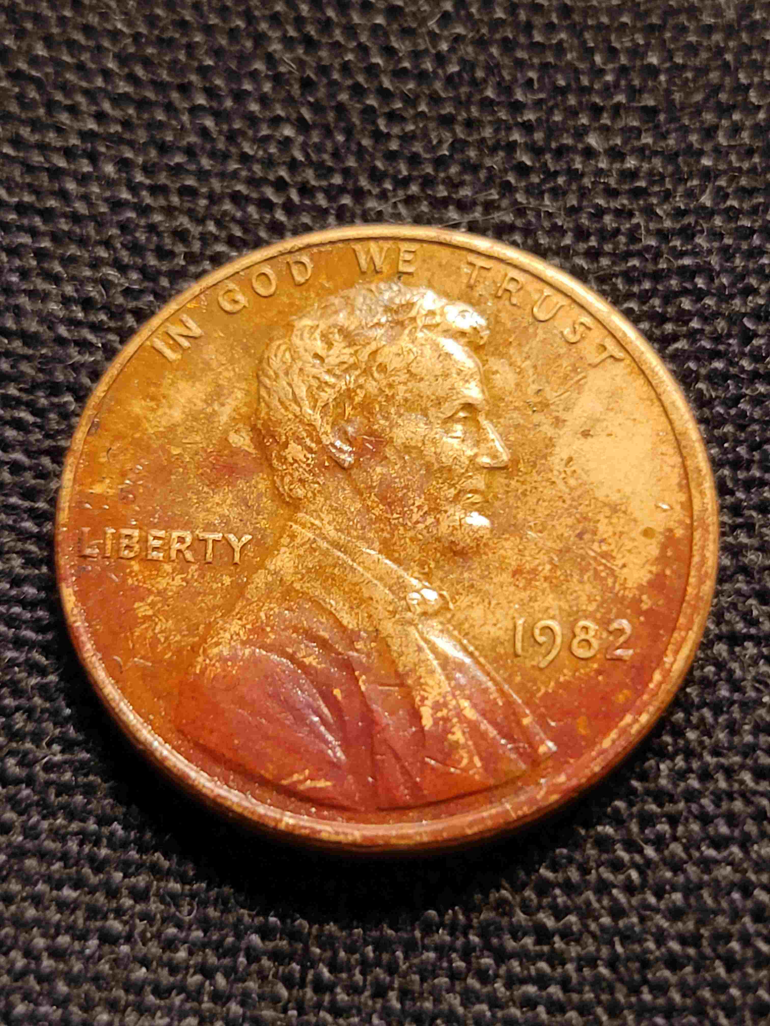 1982-Small-Date-Lincoln-Memorial-Cent-From-The-Cup-Holder