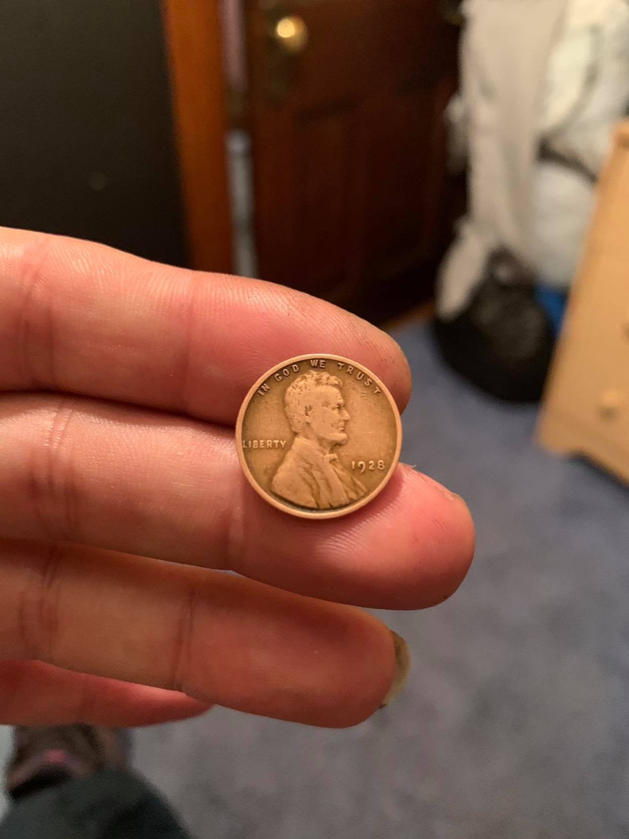 Trying To Find Out What My 1928 Wheat Penny With No Mint Mark Is Worth