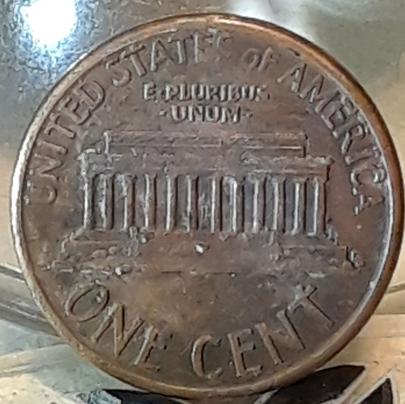 1990-Lincoln-Memorial-Penny-With-Doubling-On-Reverse-Side