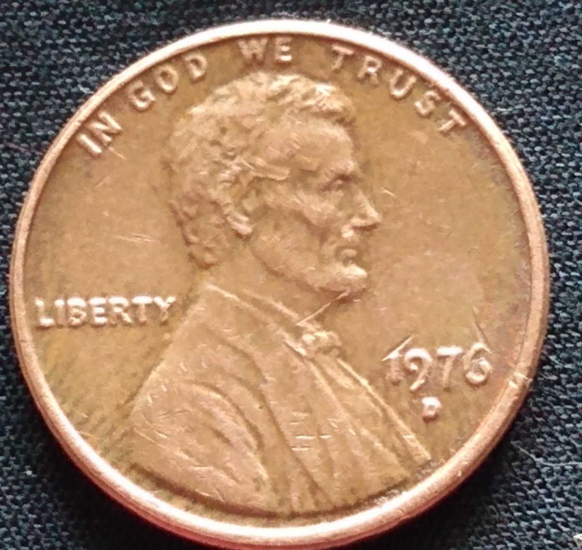 1976-D-Penny-Error-In-Background
