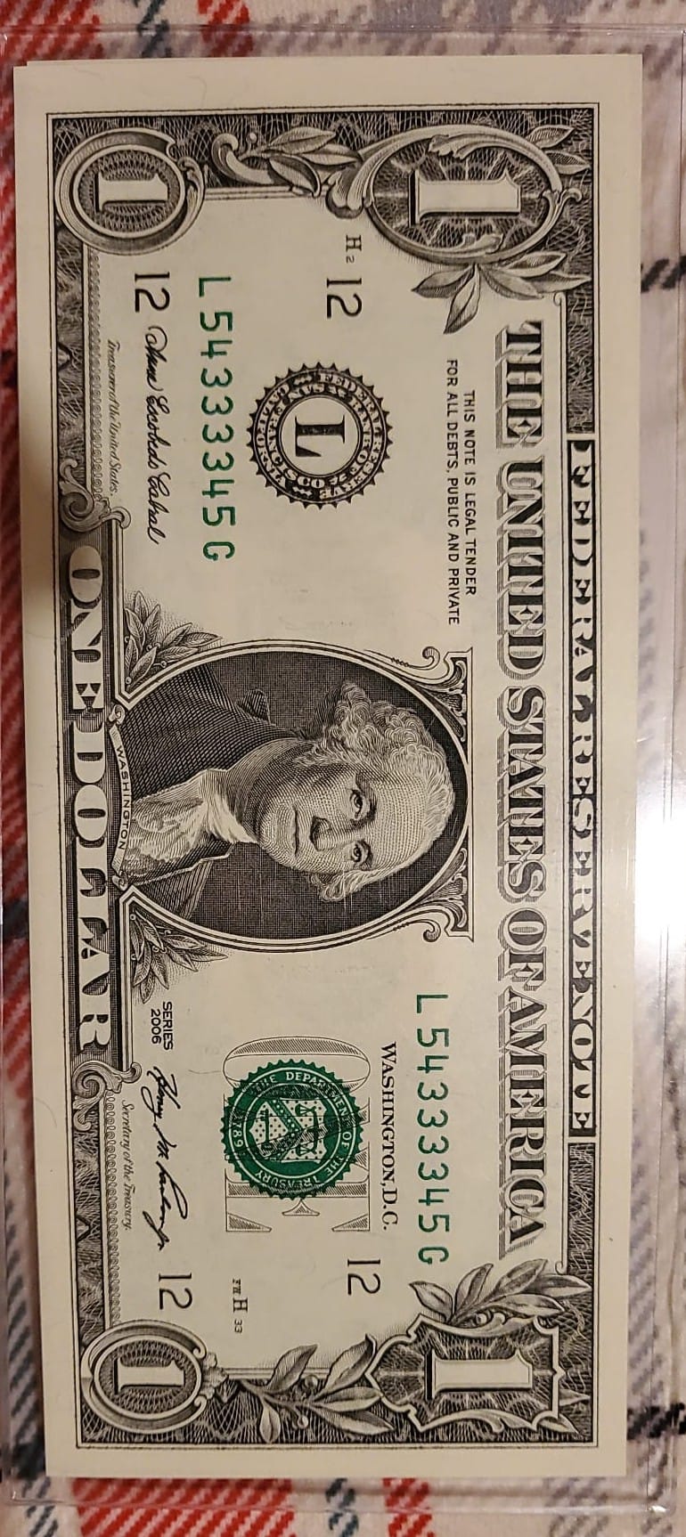 1981-And-2006-$1-Bill-With-Same-Serial-Number-54333345
